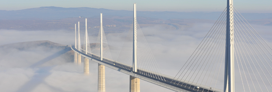 Viaduc de Millau au dessus des images